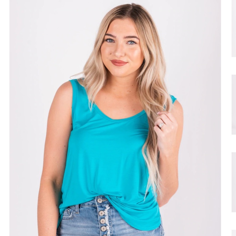 Piko 1988 Turquoise Tank Top NWT